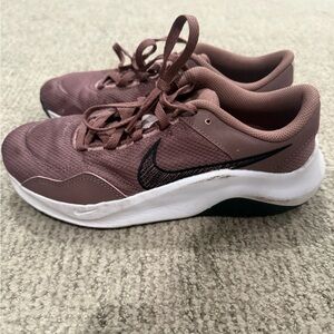 Nike Women's Mauve and White Sneakers